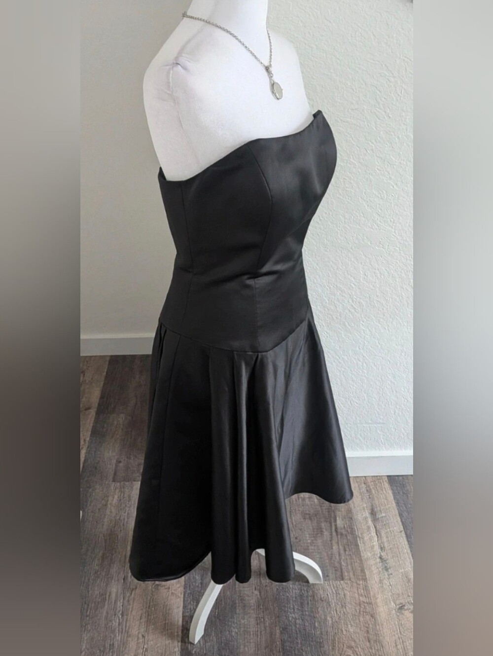 Mori Lee by Madeline Gardner Black Satin Strapless Dress EUC Size 12 #0531 - Picture 3 of 5